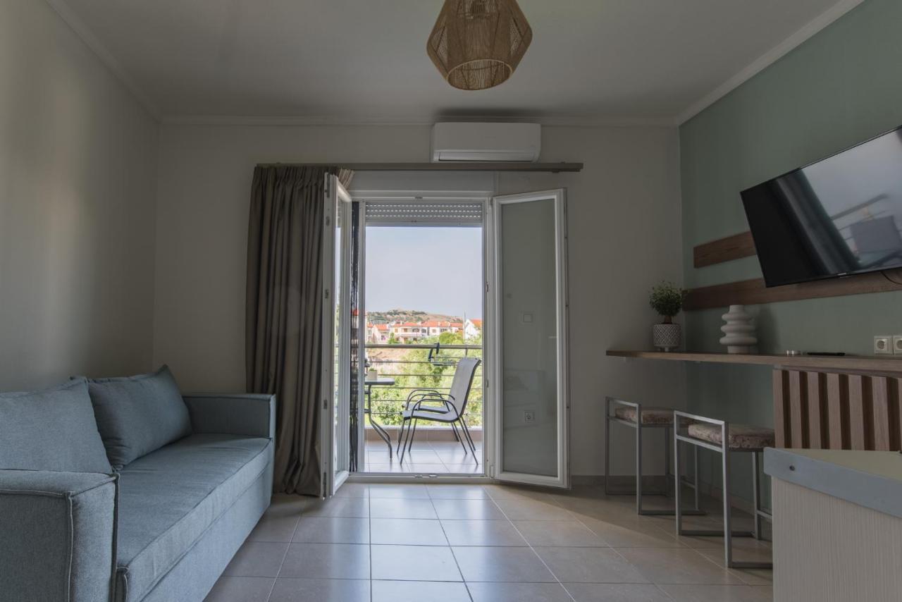 Vertigo Seaside Apartments ニキティ エクステリア 写真
