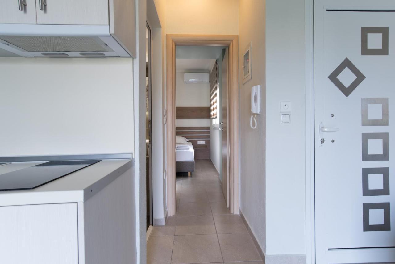Vertigo Seaside Apartments ニキティ エクステリア 写真