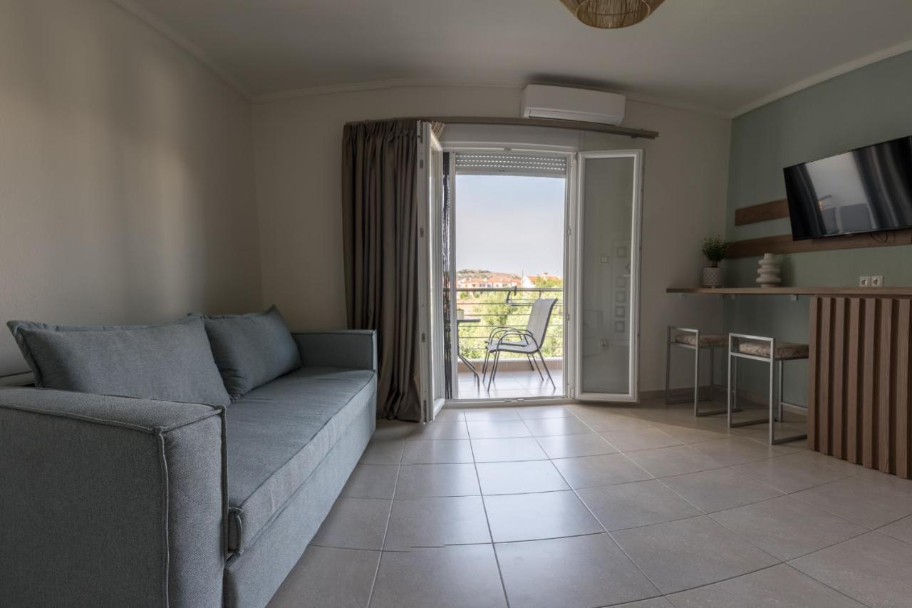 Vertigo Seaside Apartments ニキティ エクステリア 写真