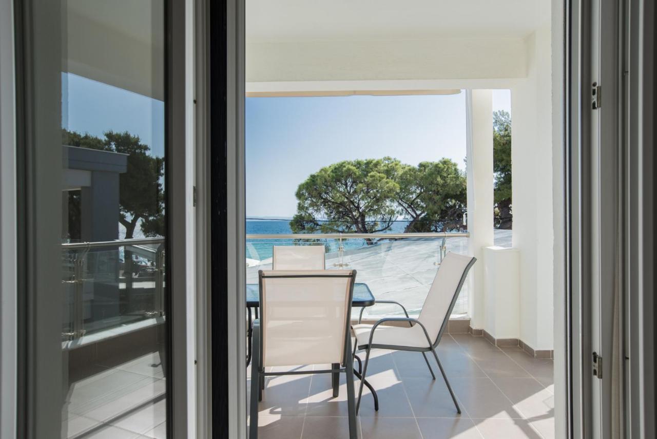 Vertigo Seaside Apartments ニキティ エクステリア 写真